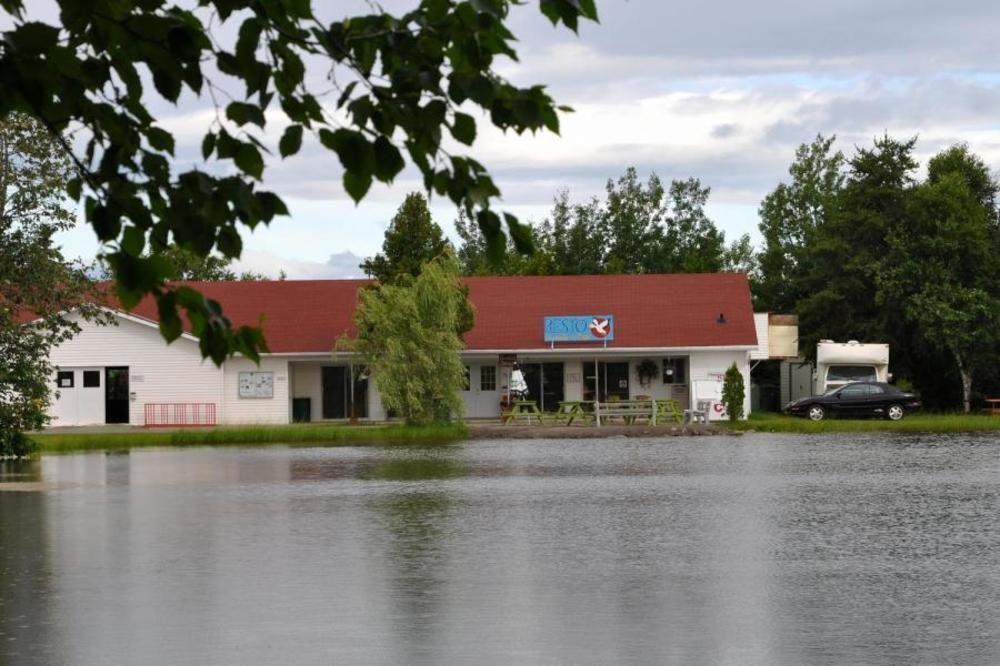 Hotel Camping & Chalets De La Demi-Lieue Saint-Jean-Port-Joli Exterior foto